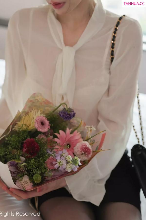 Carina Lee Carina布丁 [XiuRen]高清写真图 2025.05.23 No.10319 布丁wow 魅惑黑丝第5张图片